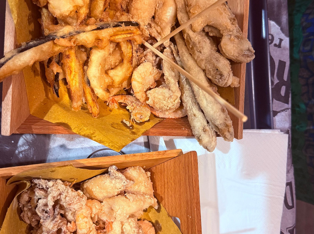 Pescaia Walking Food
