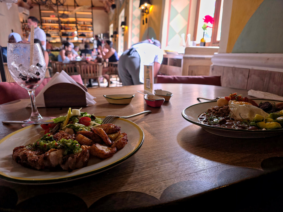 San Pascual Baylón - Cocina Colombiana