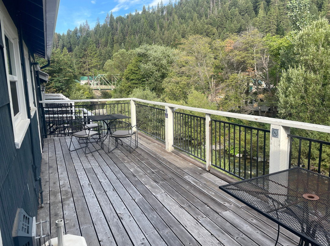 Riverside Mountain Lodge主图