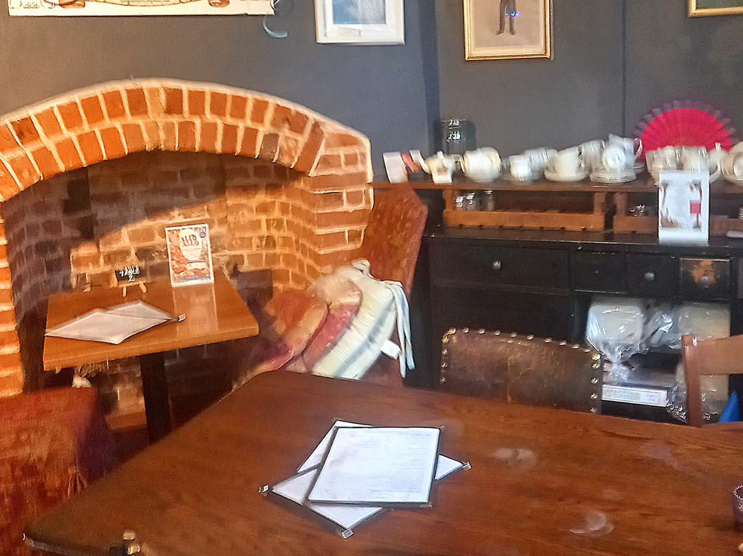 Lambdens of Woburn Café & Bistro