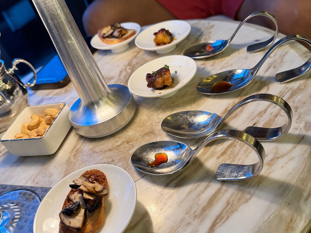 The Lobby Bar-岘港必去景点