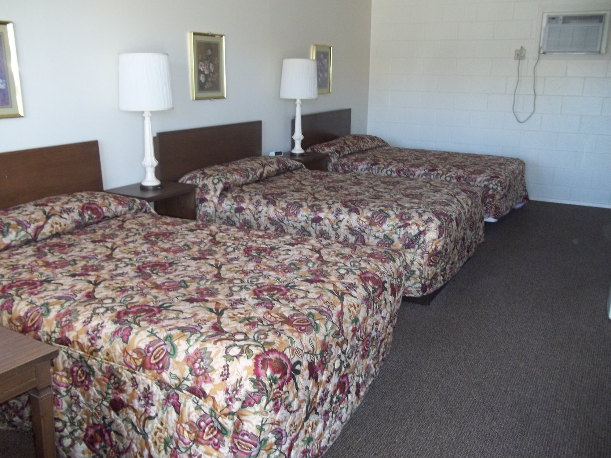 Royal Host Motel-官方