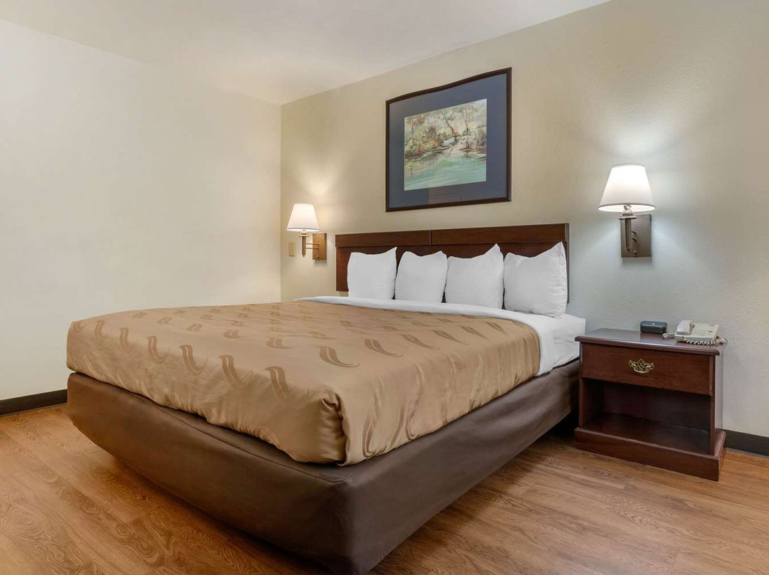 Quality Inn At Town Center主图