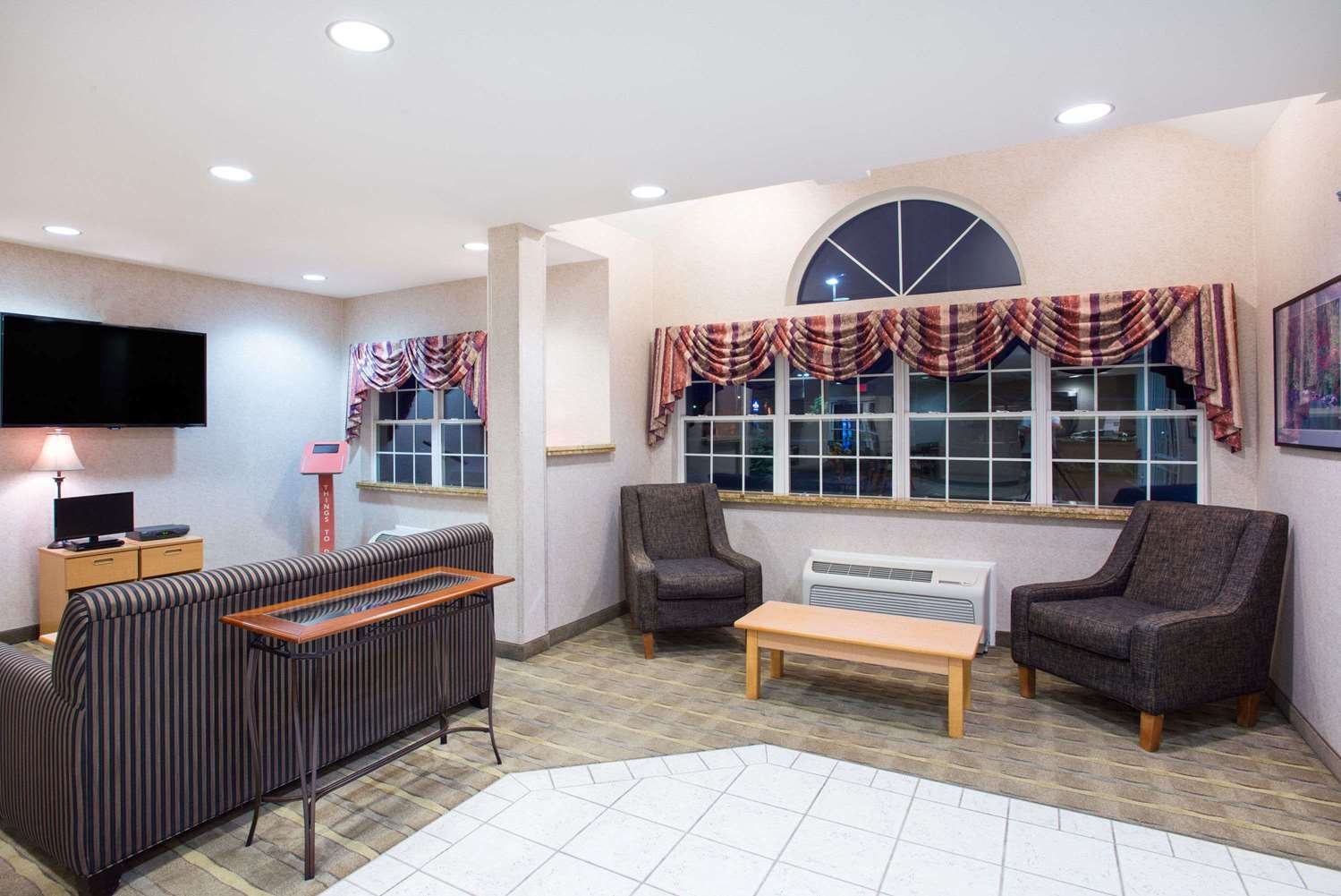 Microtel Inn & Suites By Wyndham Plattsburgh-官方