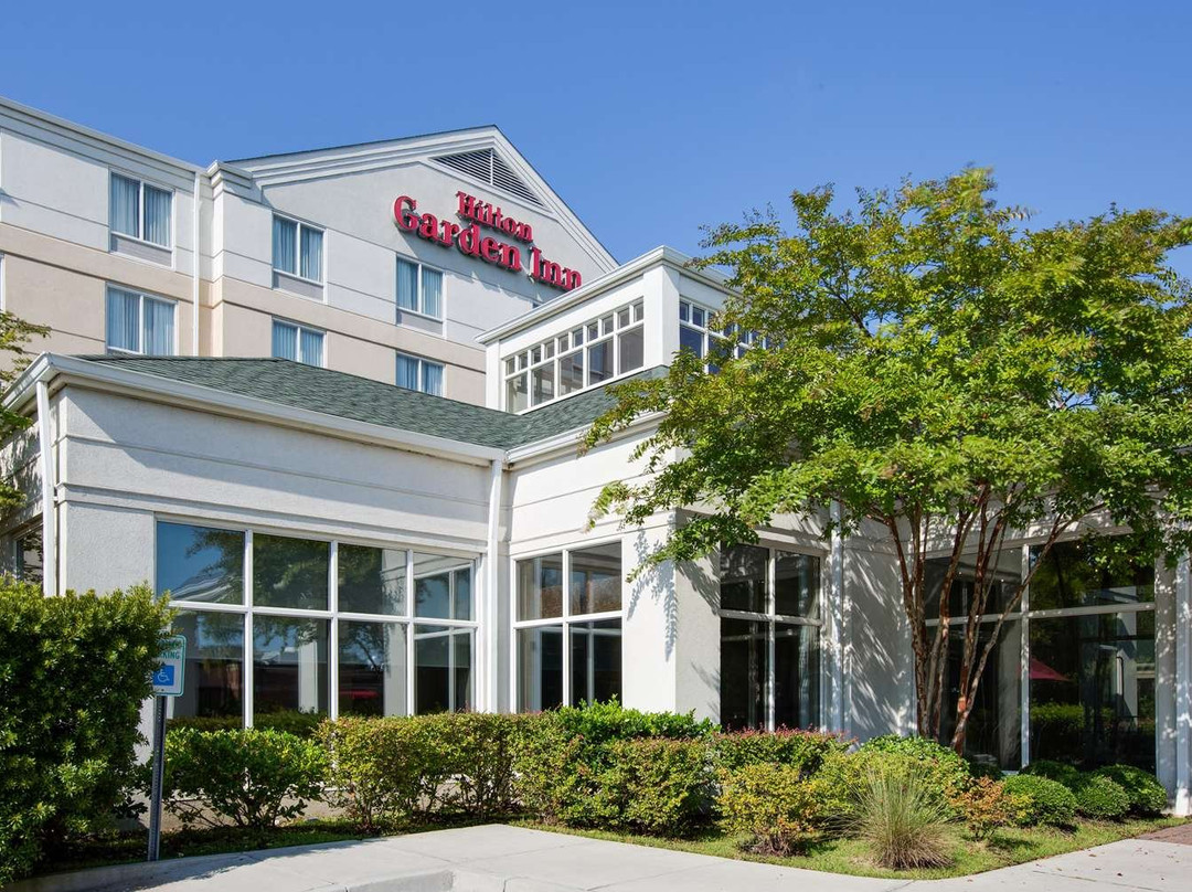 查尔斯顿机场希尔顿花园酒店主图