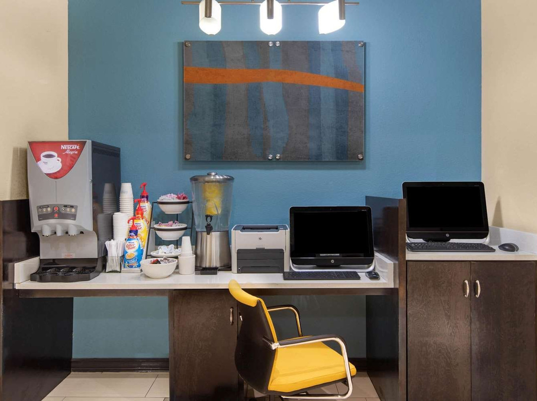 La Quinta Inn & Suites By Wyndham Oxford - Anniston主图