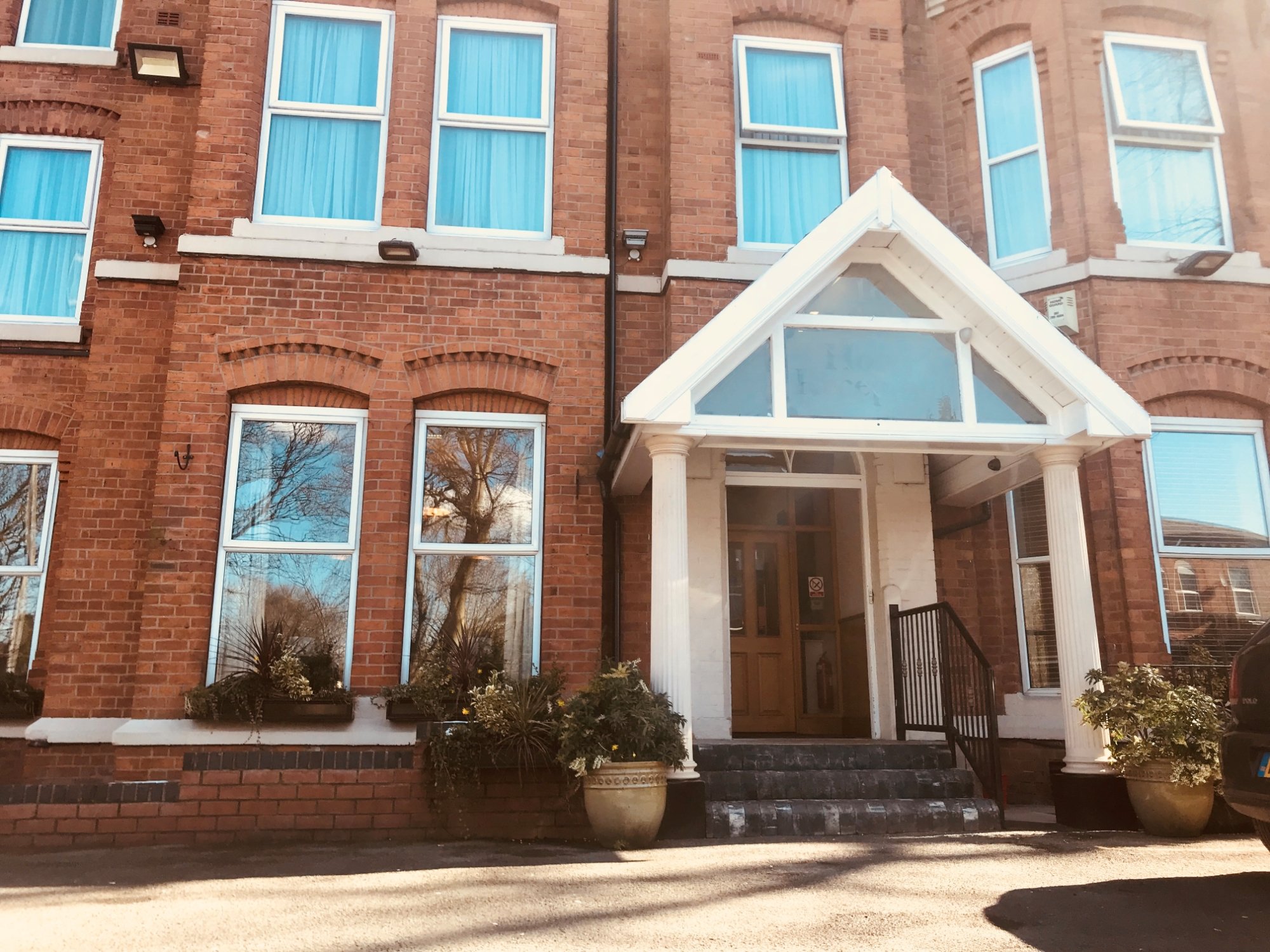 The Westlynne Hotel & Apartments-官方