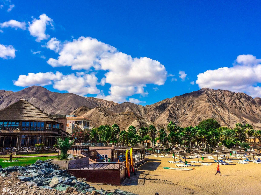 Sandy Beach Hotel & Resort主图