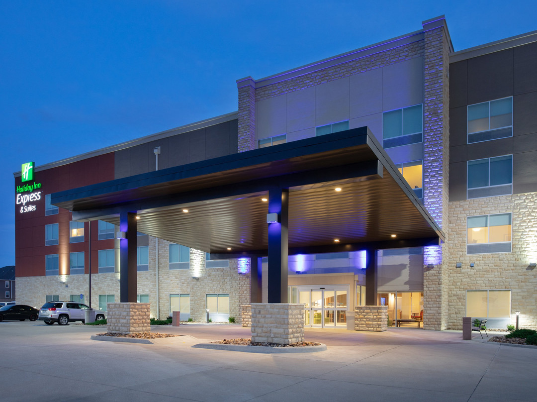 Holiday Inn Express & Suites Great Bend By IHG主图