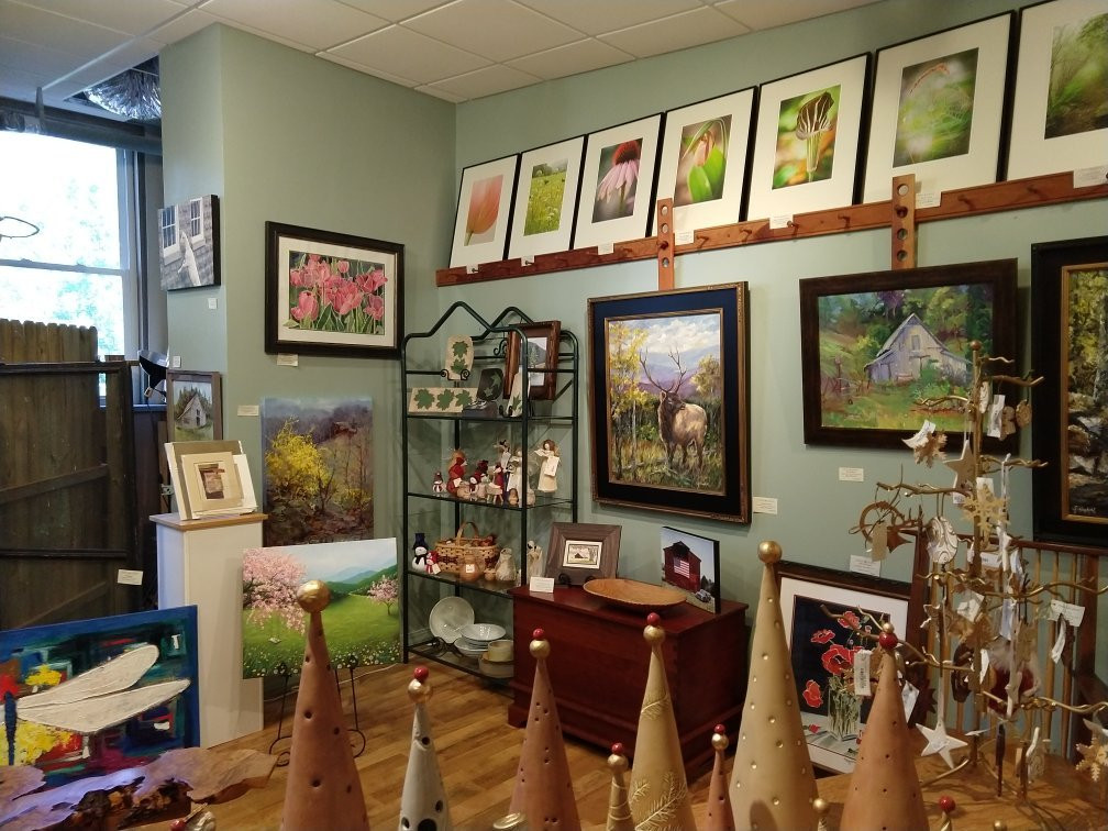 Twigs and Leaves Gallery-韦恩斯维尔必去景点