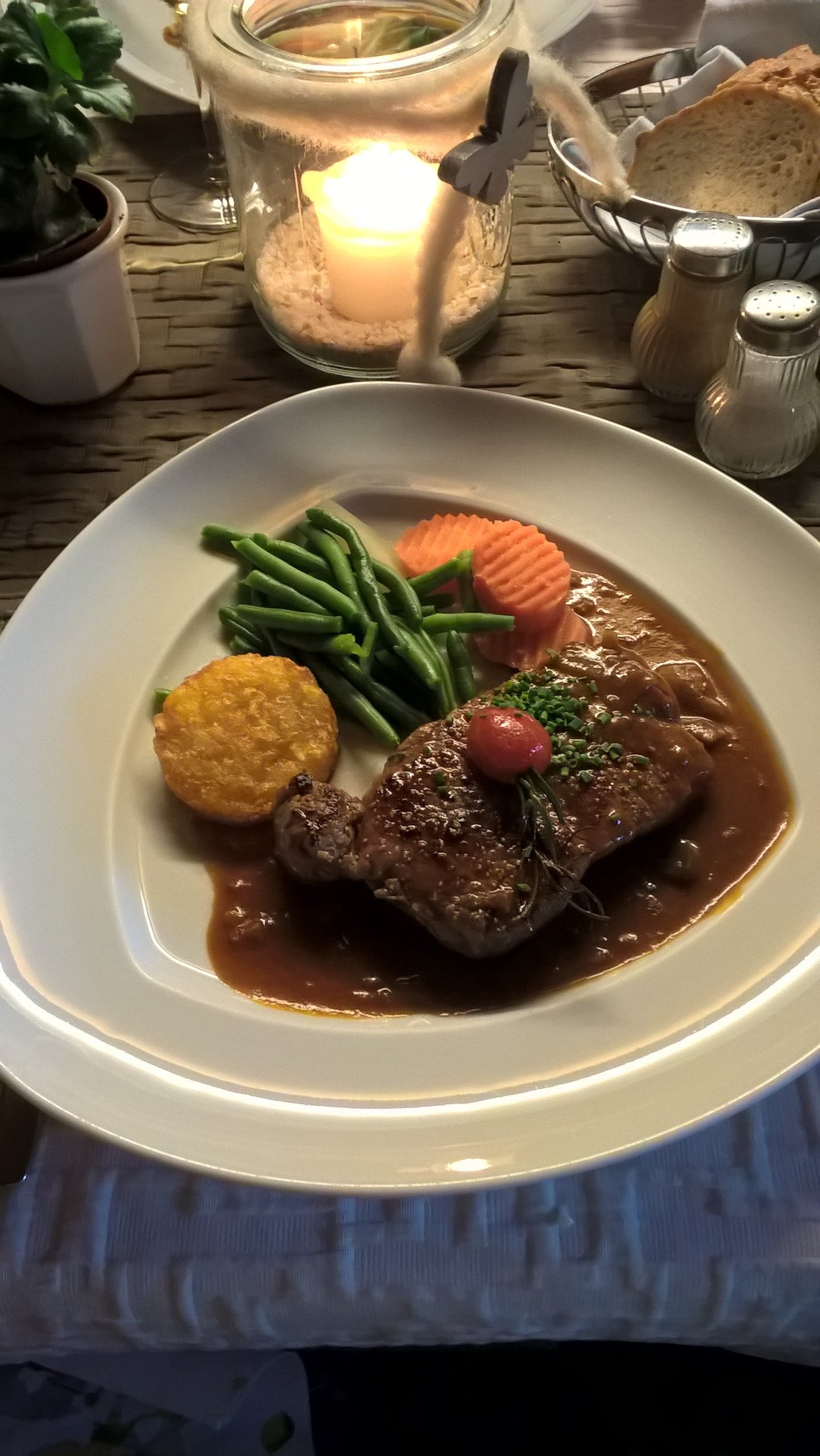 Hotel Waldhorn-餐饮