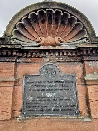 Buccleuch Street Bridge-邓弗里斯必去景点