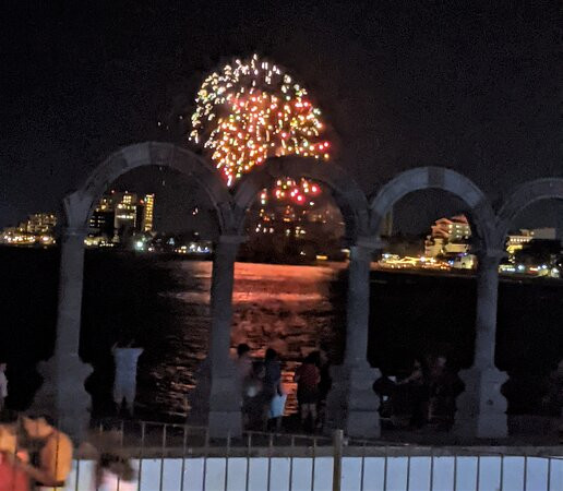 Plaza de Armas-瓦拉塔港必去景点