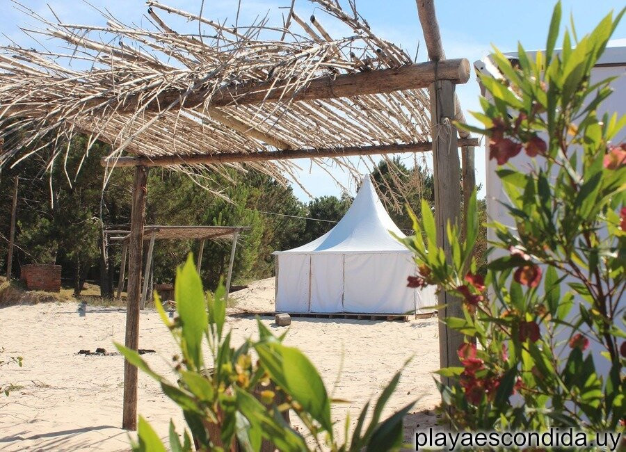 Glamping y Camping Playa Escondida