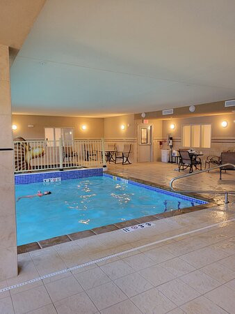 Holiday Inn Express & Suites Mitchell By IHG主图