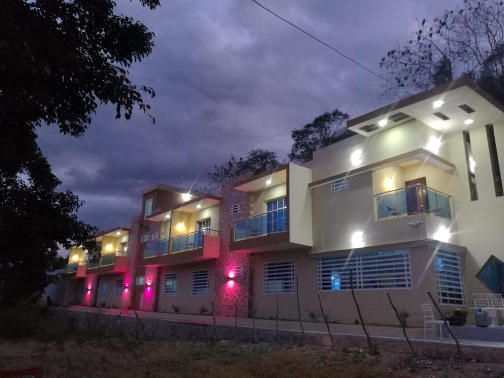 Lomas Hotel