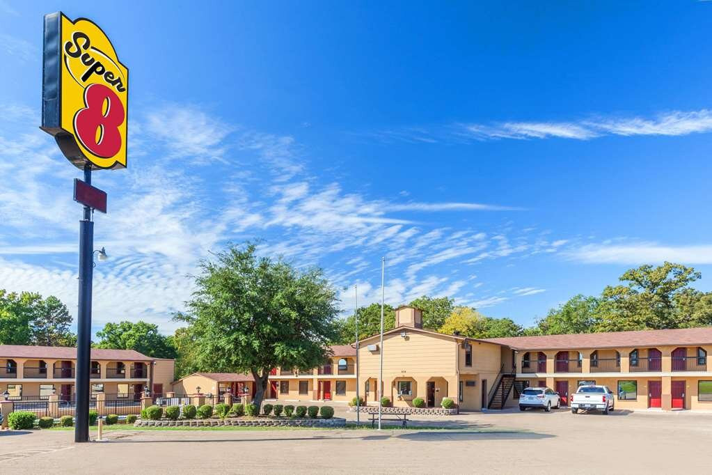 Pittsburg酒店住宿-Super 8 by Wyndham Mt. Pleasant TX