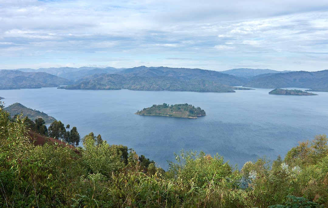 Lake Burera and Lake Ruhondo景点图片