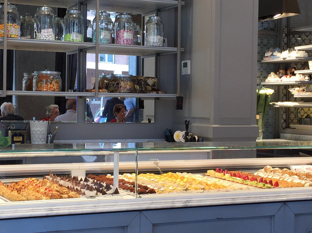 科洛尼奥蒙泽塞餐馆和美食-La Pasticceria Lambertini di Marco Maragnano