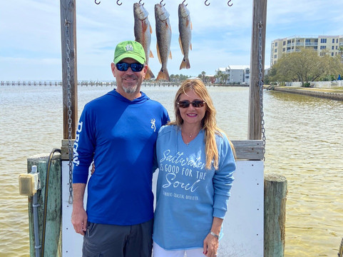 Scallywag Charters Inc.-德斯廷必去景点