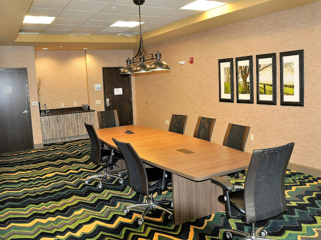 Holiday Inn Express & Suites Perry-national Fairground Area By IHG主图