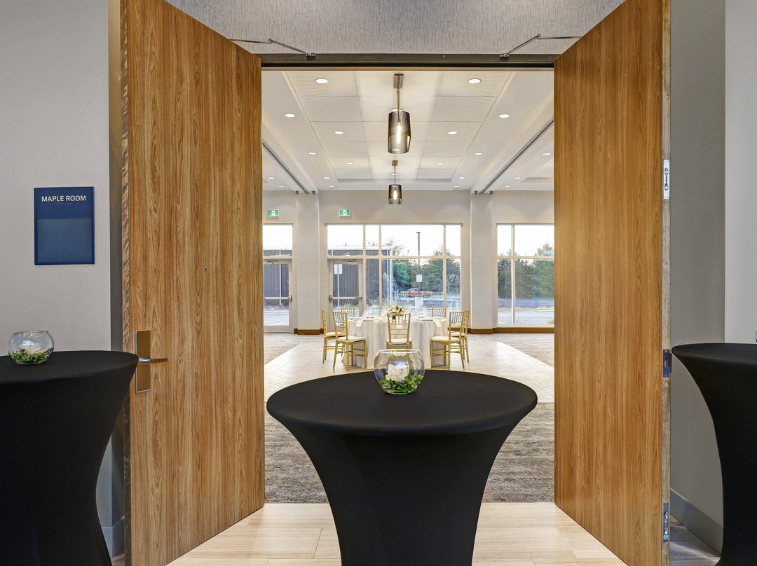 Holiday Inn Express Kingston West By IHG主图