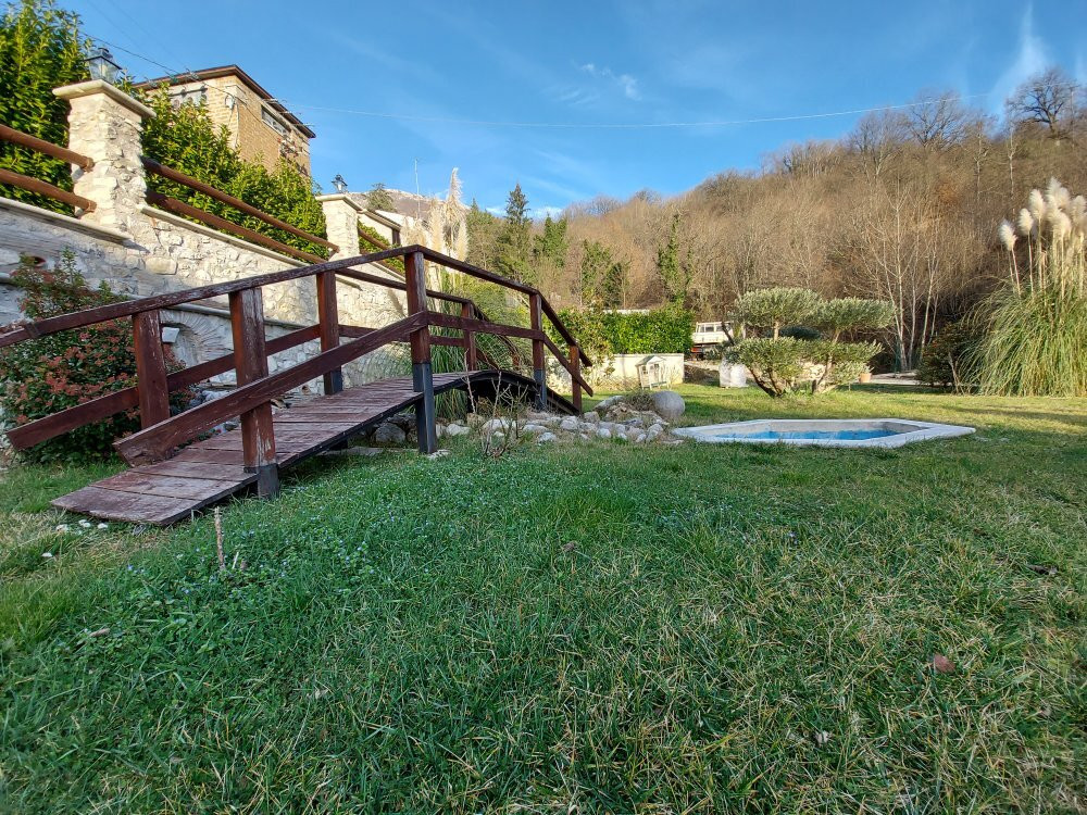 Collegiove旅游攻略图片