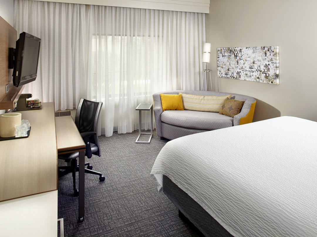Courtyard by Marriott Detroit Brighton主图