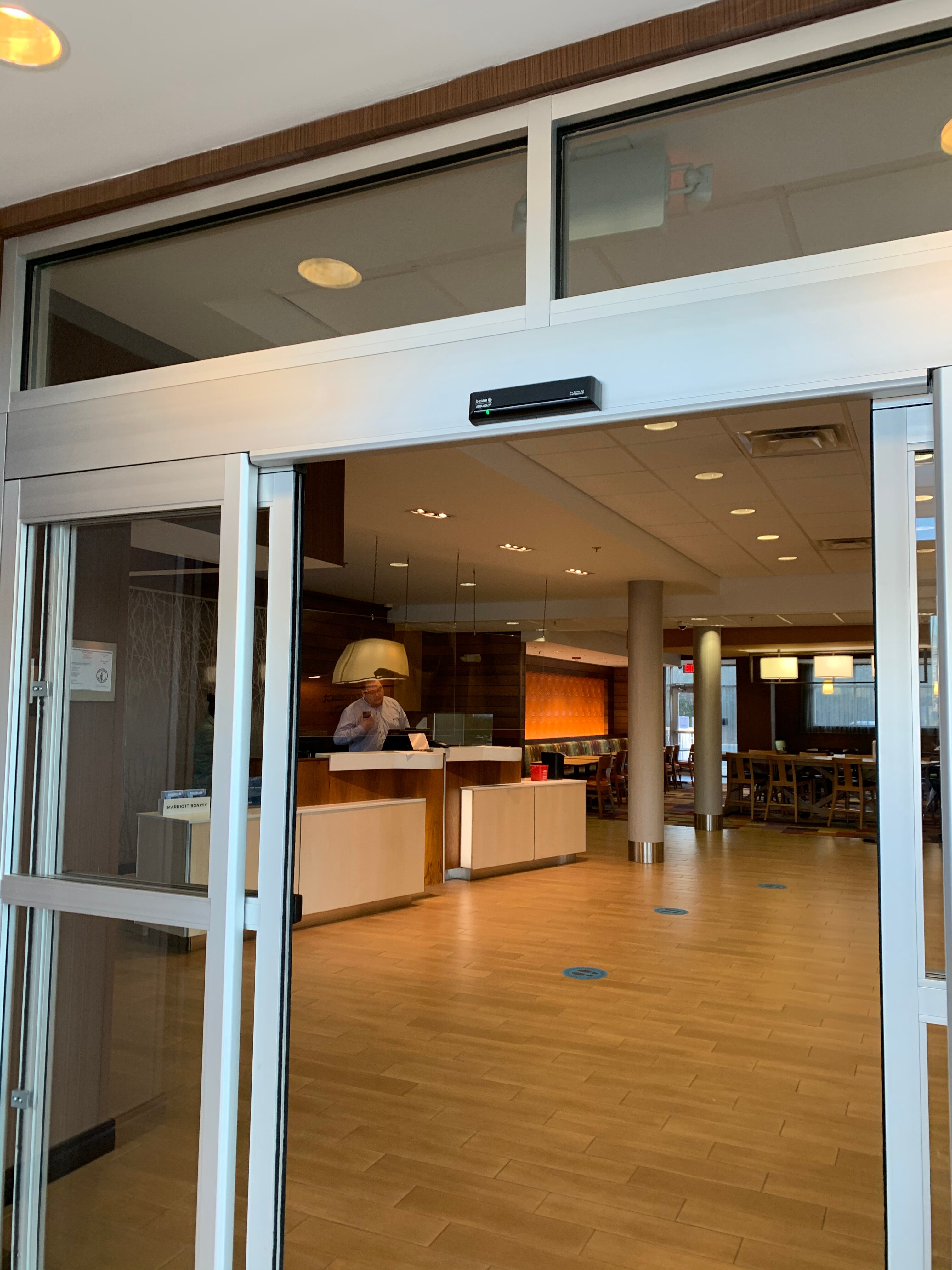 Fairfield Inn & Suites Calhoun-浴室