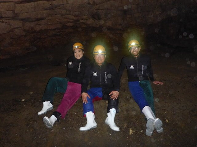 Kiwi Cave Rafting景点图片