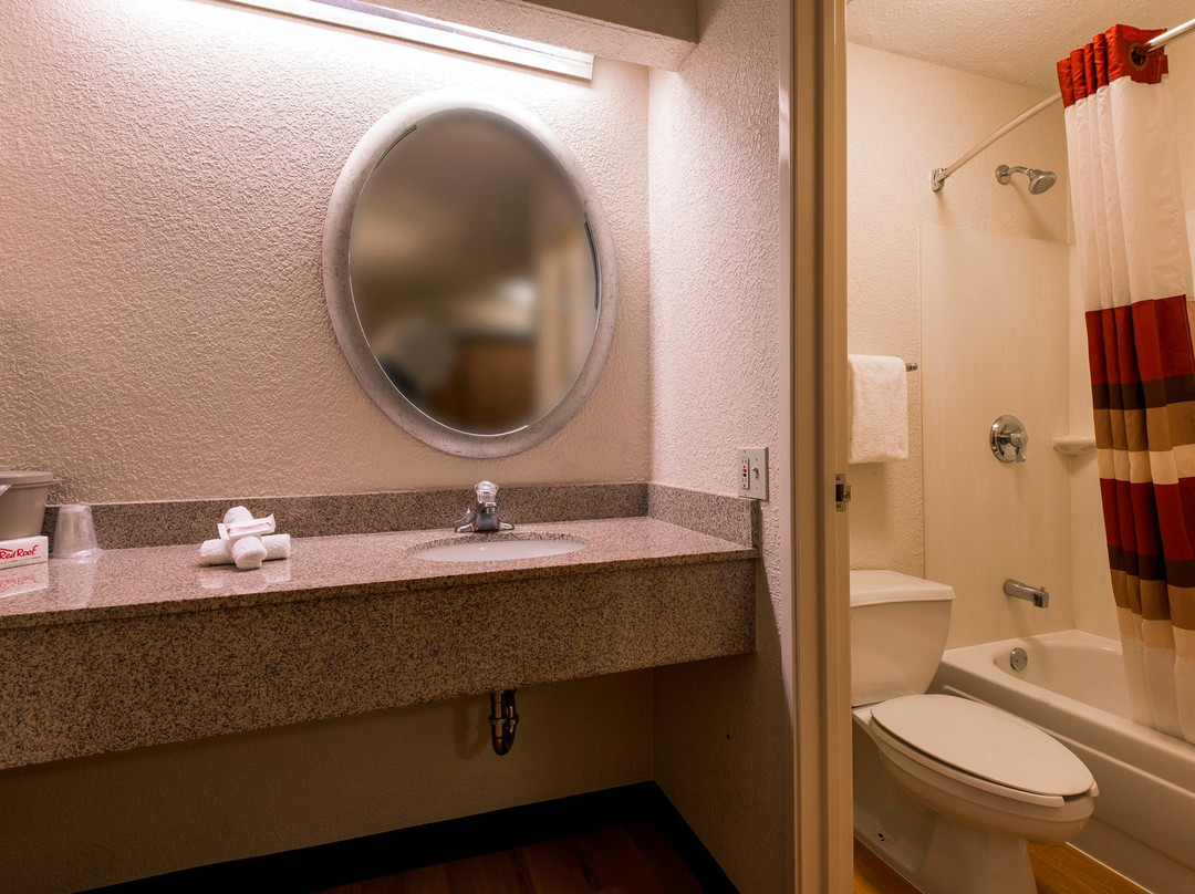 新伦敦米斯提红顶客栈主图