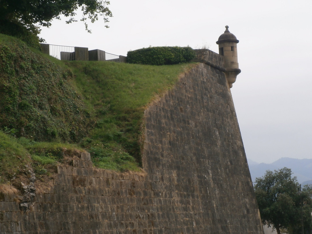 Muralla de Hondarribia-富恩特拉比亚必去景点