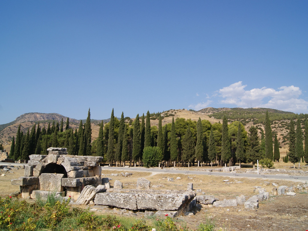 Anatolia Cemetery-巴穆卡丽必去景点