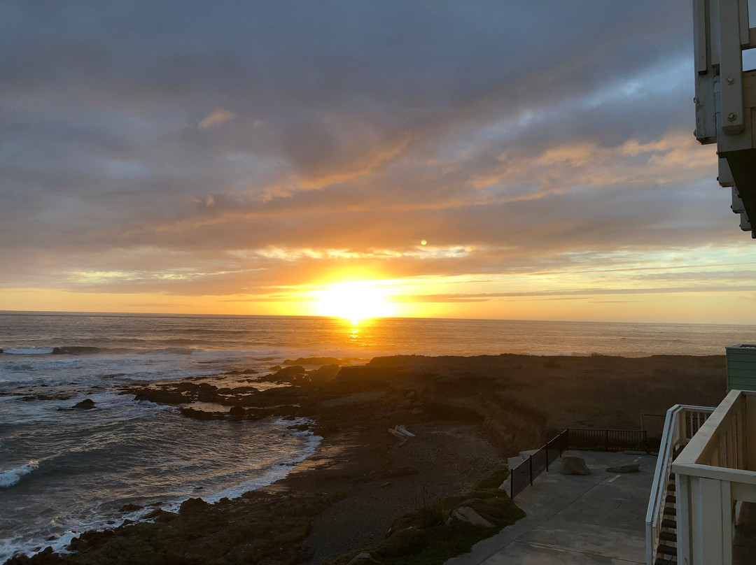 The Tides Inn of Shelter Cove主图