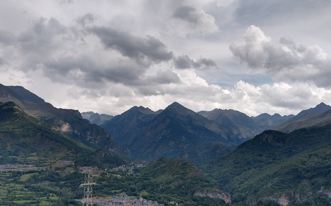 Valle Del Tena-韦斯卡省必去景点