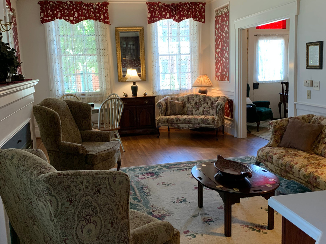 Bird-in-Hand Village Inn & Suites主图