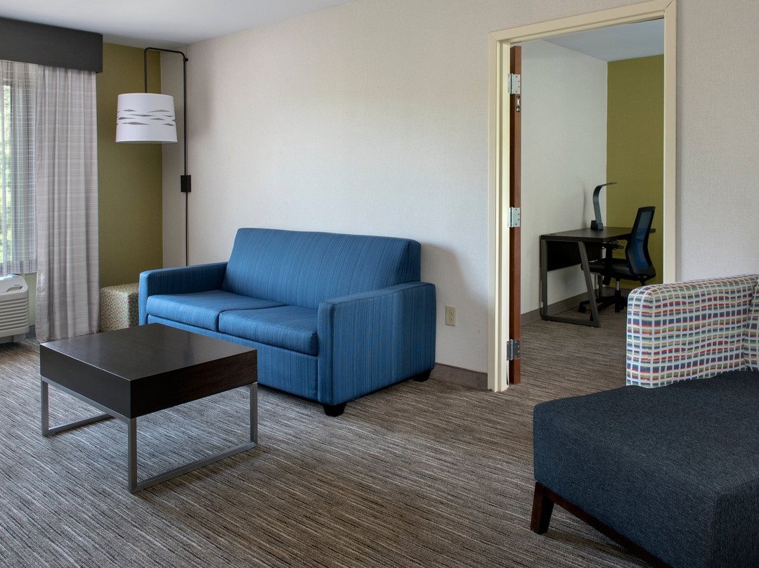 Holiday Inn Express & Suites Great Barrington - Lenox Area By IHG主图