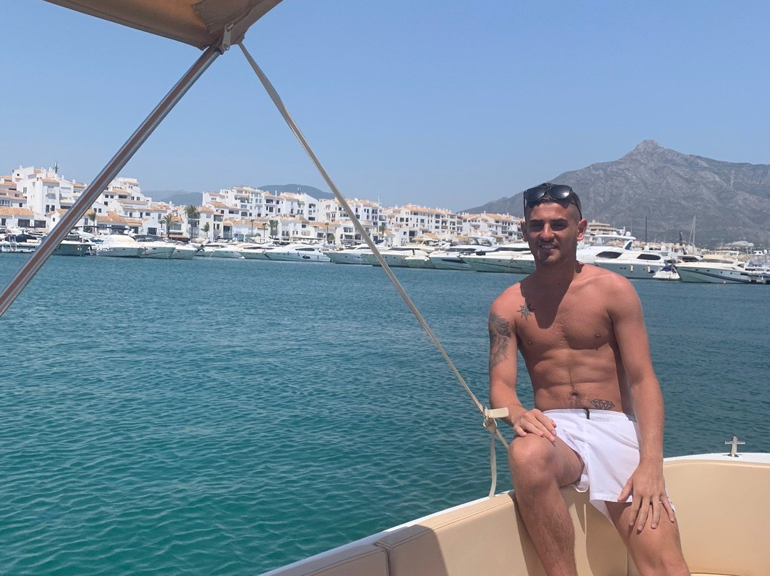 Boat2Go Puerto Banús-巴努斯港必去景点