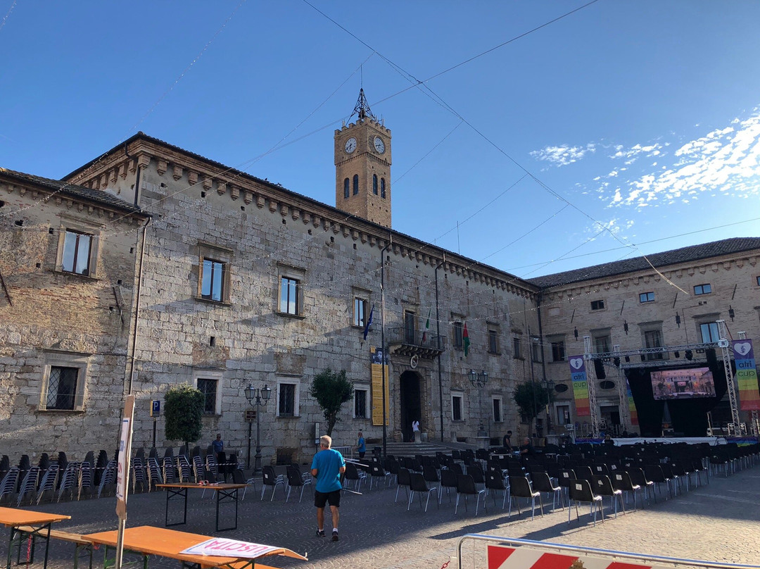 Palazzo dei Duchi D’Acquaviva景点图片