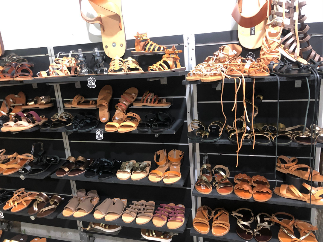 Smaragdi Shoes-Paralia Katerinis必去景点