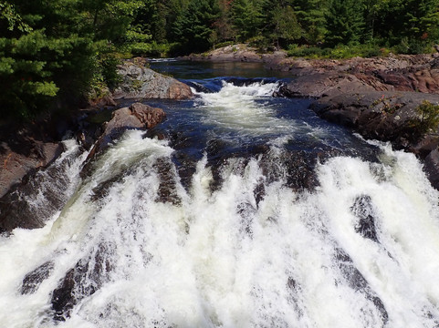 Chutes Provincial Park-Massey必去景点