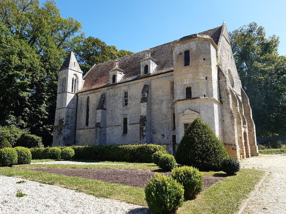 Château de Fontaine-Henry景点图片