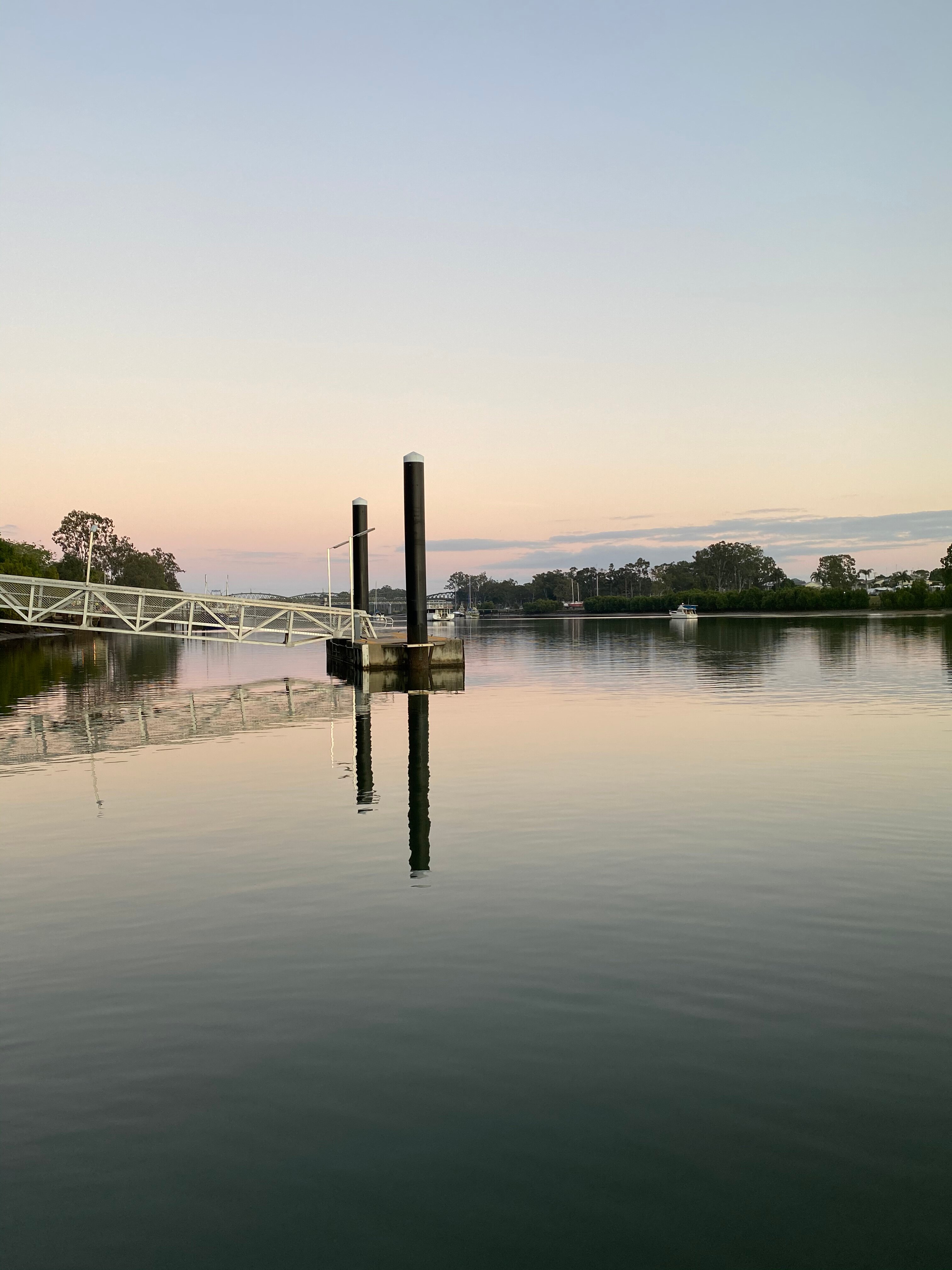 Burnett Riverside Hotel-官方