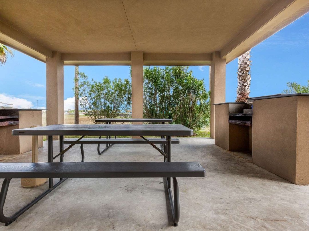 La Quinta Inn & Suites by Wyndham Angleton主图