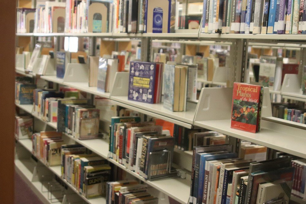 City Perris Cesar E. Chavez Library-佩里斯必去景点