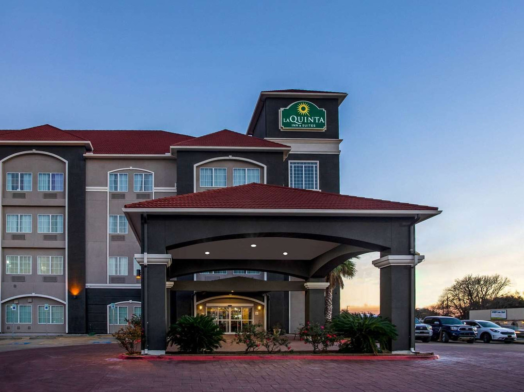 La Quinta Inn Suites By Wyndham Columbus TX主图