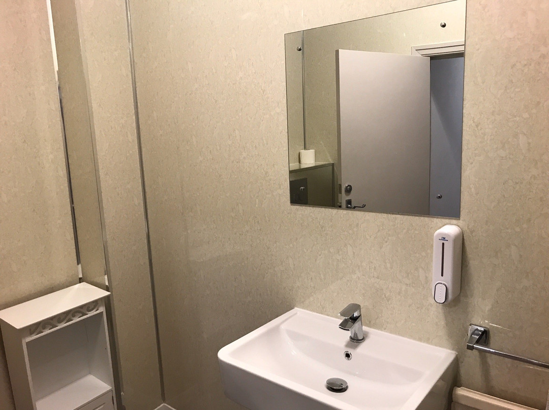 哈德斯菲尔德酒店主图