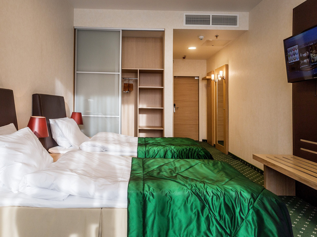 Green City Hotel主图
