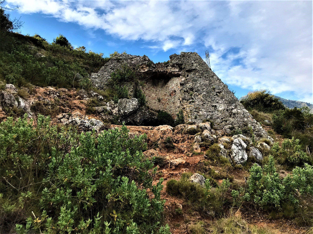 Pyramide de Falicon et grotte de Ratapignata景点图片