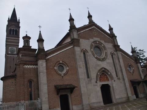 Chiesa S. Gervasio e Protasio-卡普里亚泰圣杰尔瓦肖必去景点